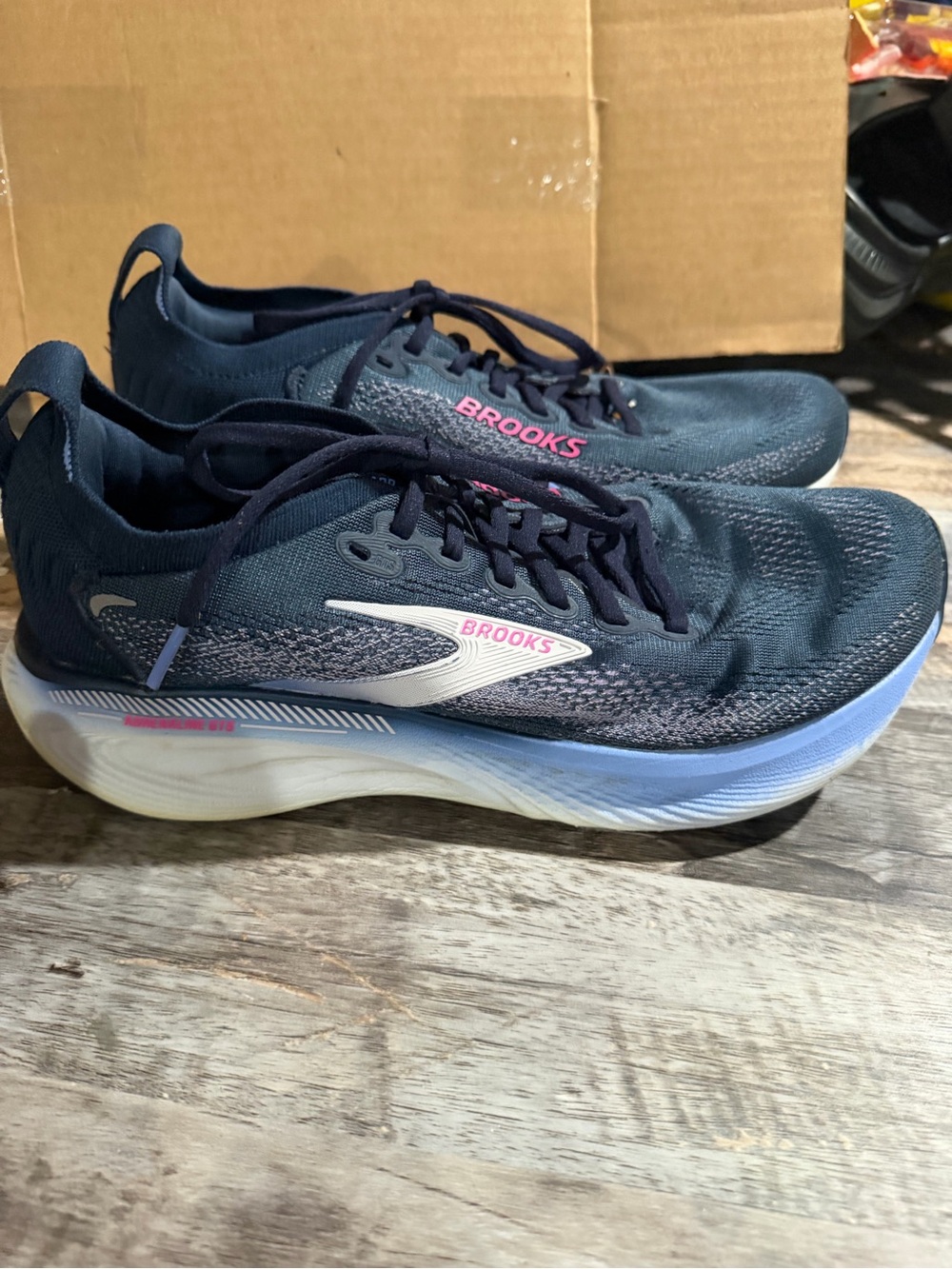 Brooks size 9.5 Women's Navy Running Shoes with Pink Logo and Light Blue Midsole